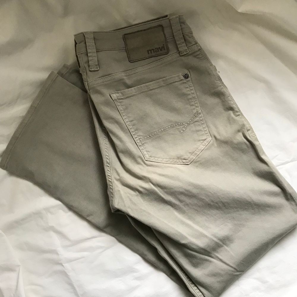 Mavi Chinos